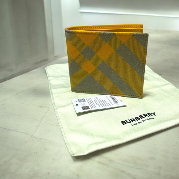 Yellow Burberry Vintage Check Bifold Wallet - Picture 1 of 8